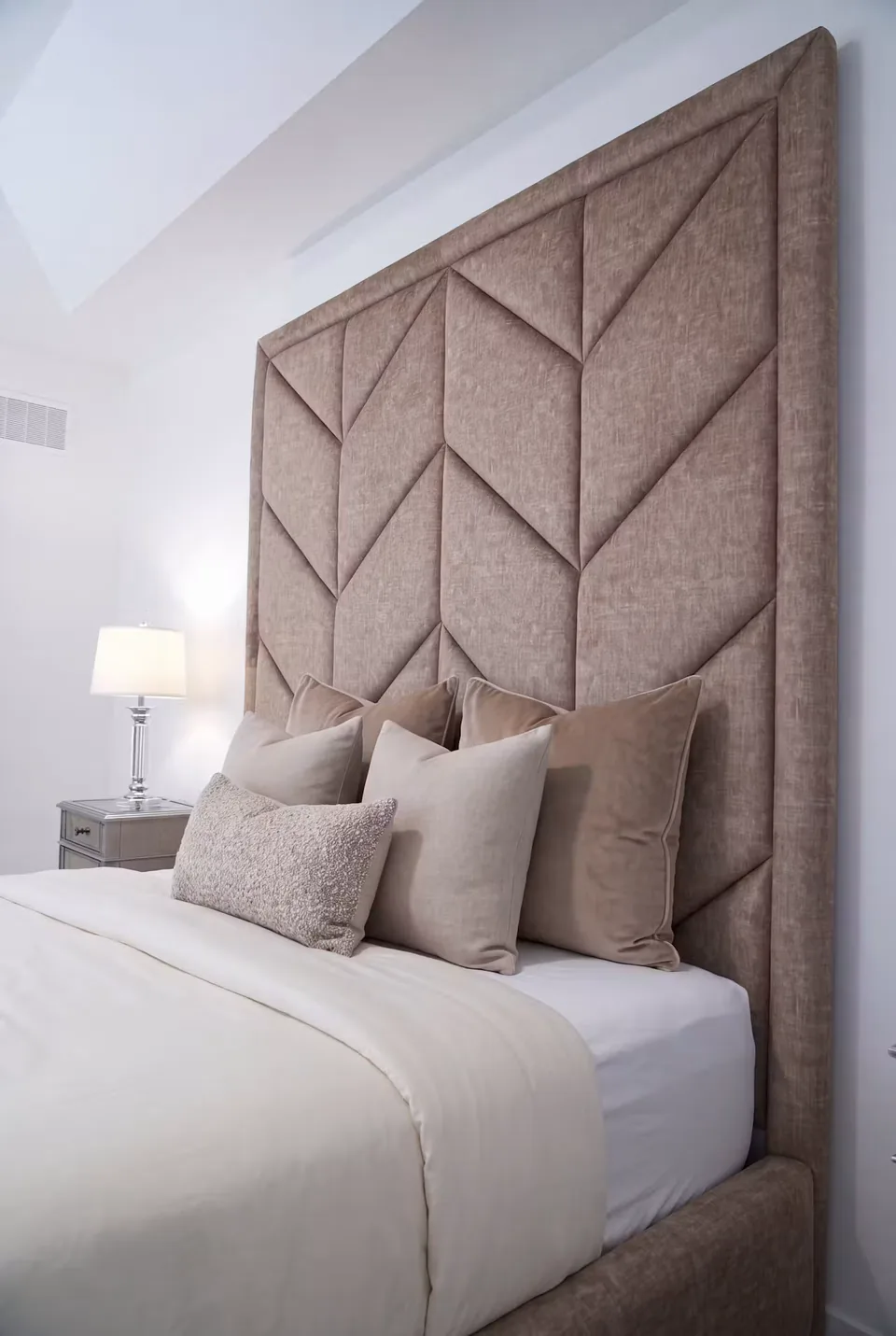 Close angle of the tall cocoa chevron panels