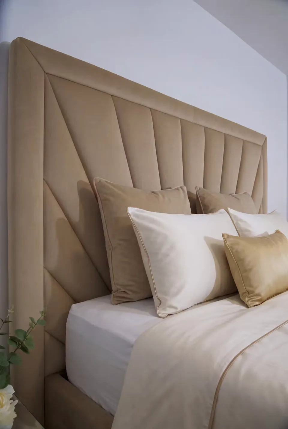 Close angled view of the radiating sand headboard panels